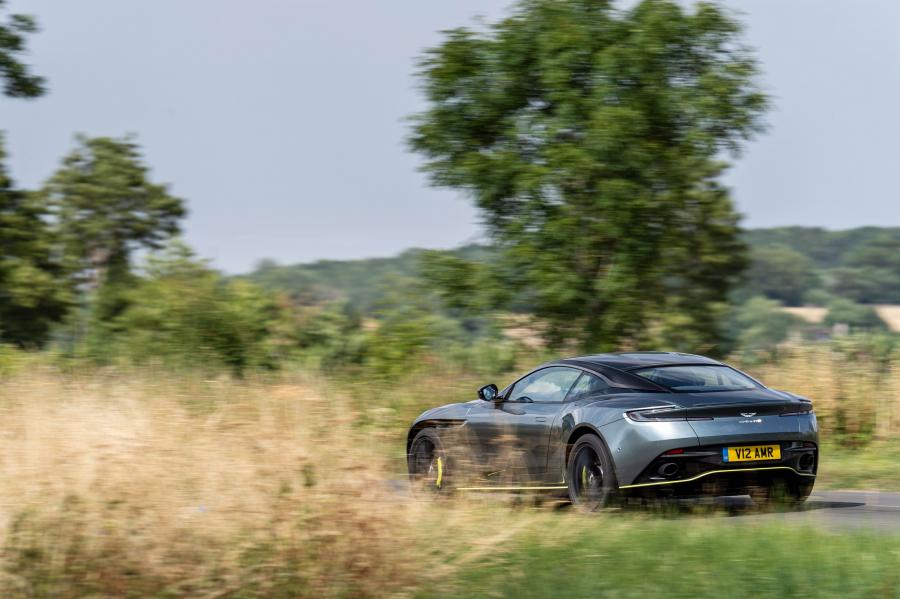  Aston Martin DB11 AMR Signature Edition 2018 года  (UK) (фото 30 из 40)